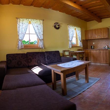Koliba U Kuba A Rekreacne Domy Hrustin Buitenkant foto